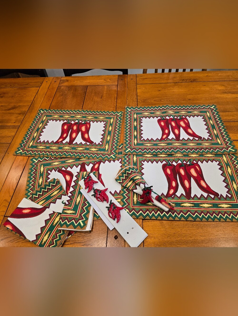Red Chili Pepper4 Placemats Napkins, and Napkin Rings - Festive Table Set